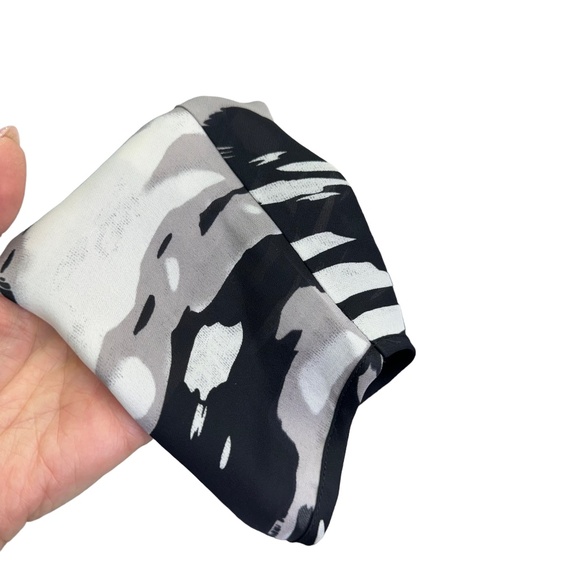 NWT Parker Black Grey 100% Silk V- Neck Pullover Blouse Top Size Large - Picture 9 of 11